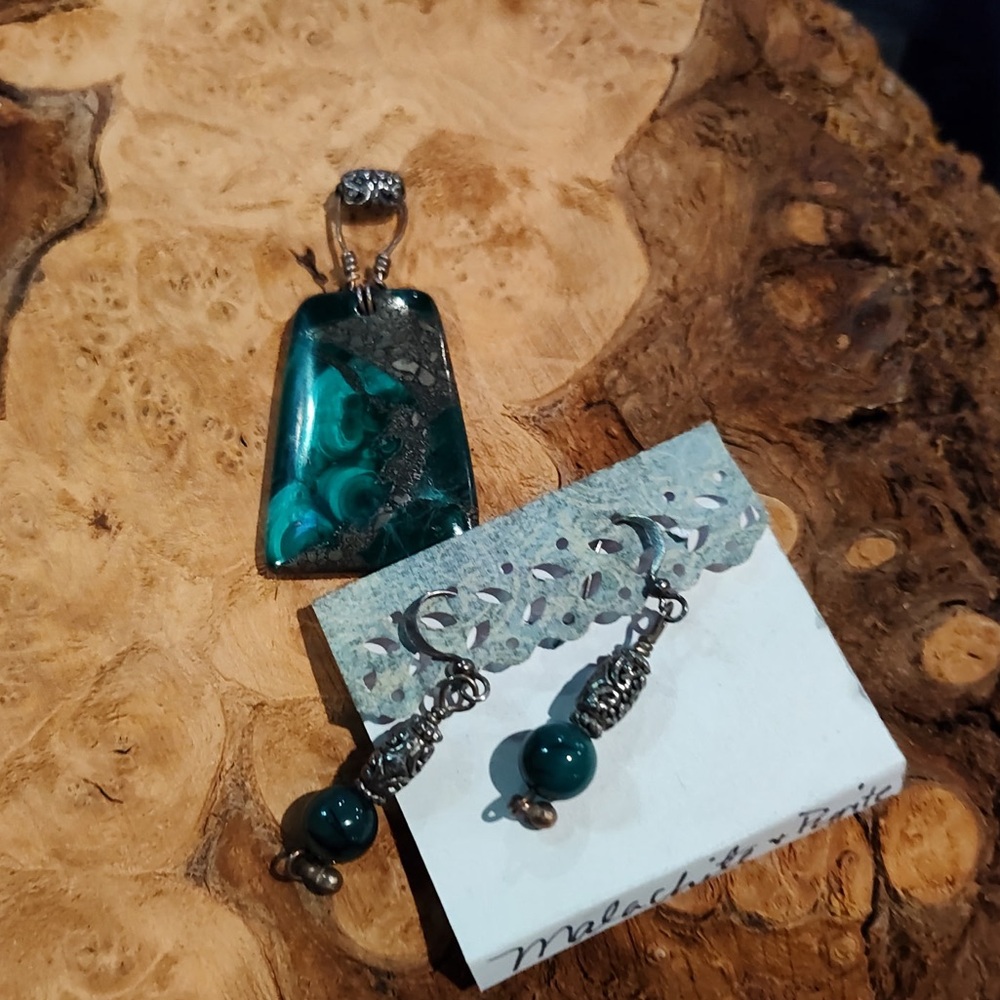 J116: Vtg Malachite & Pyrite Pendant & Earring Set Artisan Gemstone